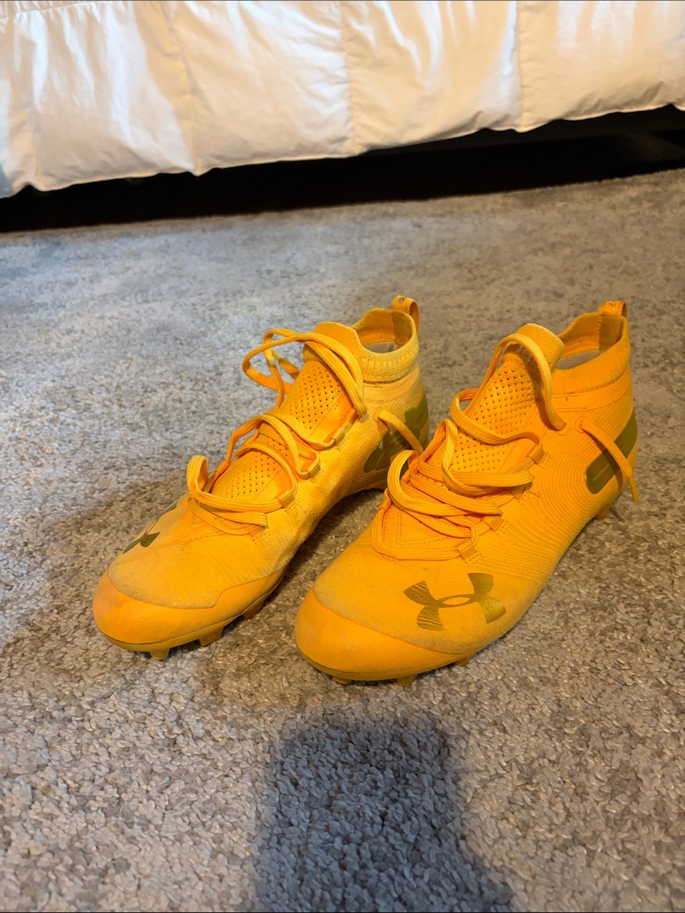 Under Armour Men’s Kids' Yellow Soccer/Football Cleats